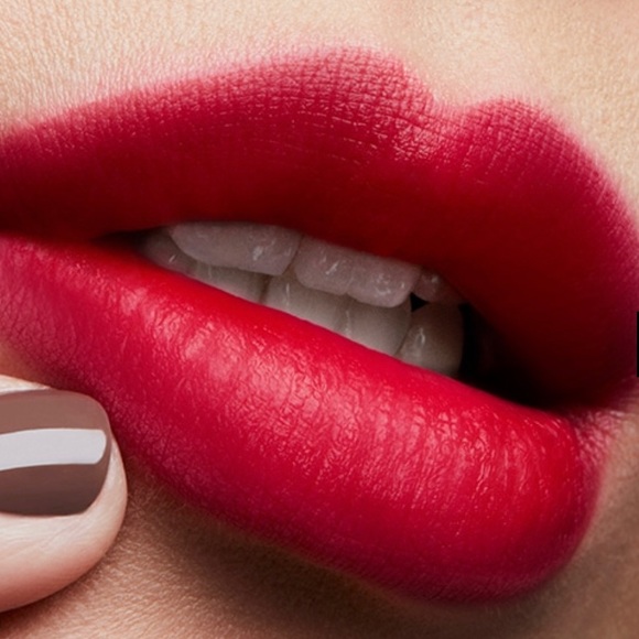 NWT MAC LOVE ME Lipstick-428 GIVE ME FEVER - Picture 4 of 8